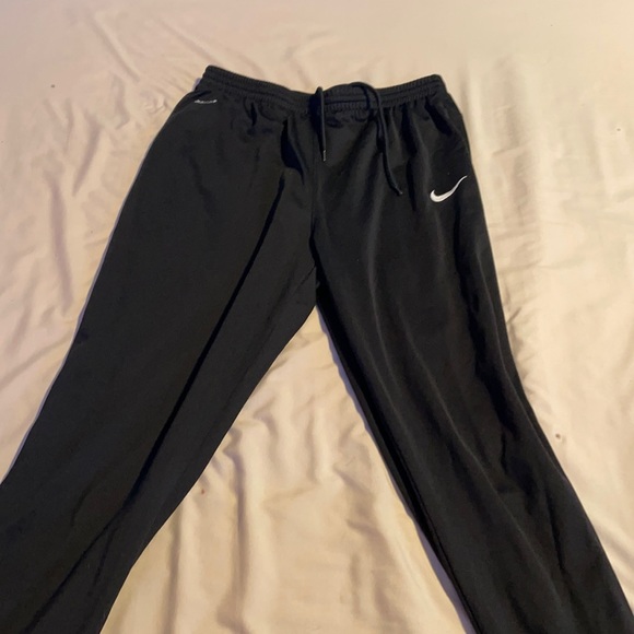 Black Nike sweatpants - Picture 1 of 3